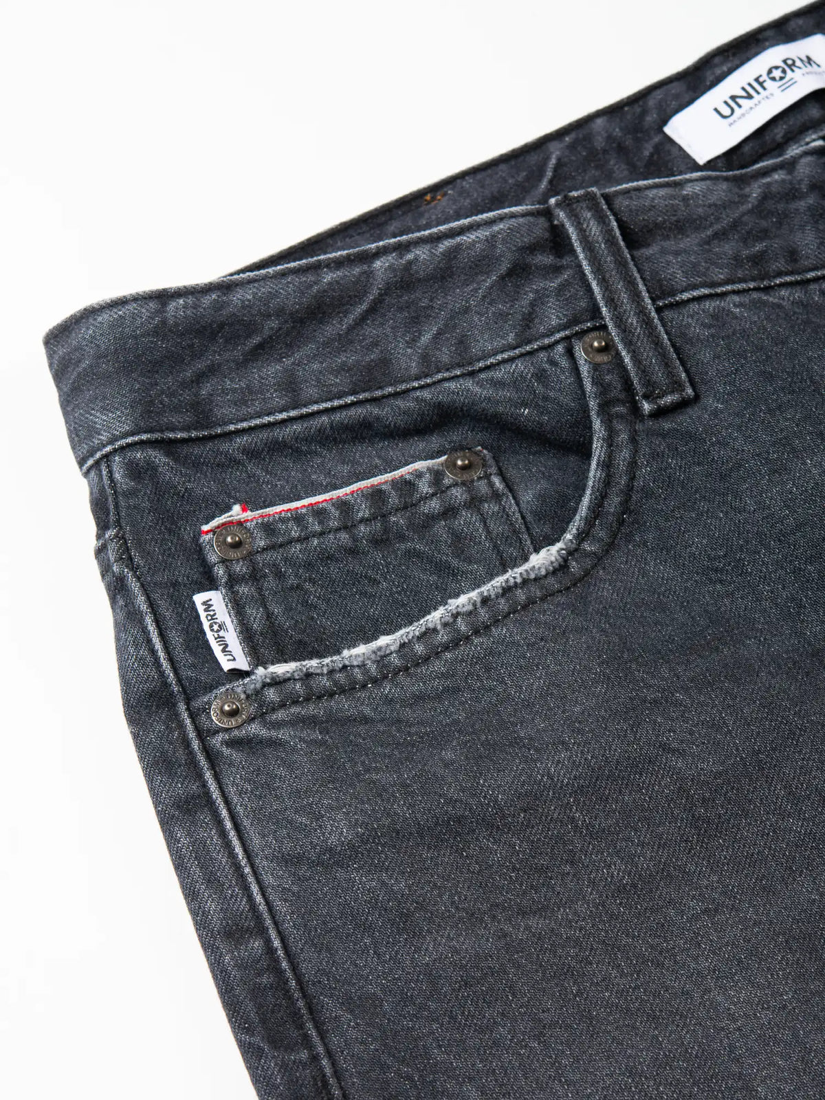 Черен селвидж деним в Regular Cropped Fit DANNY