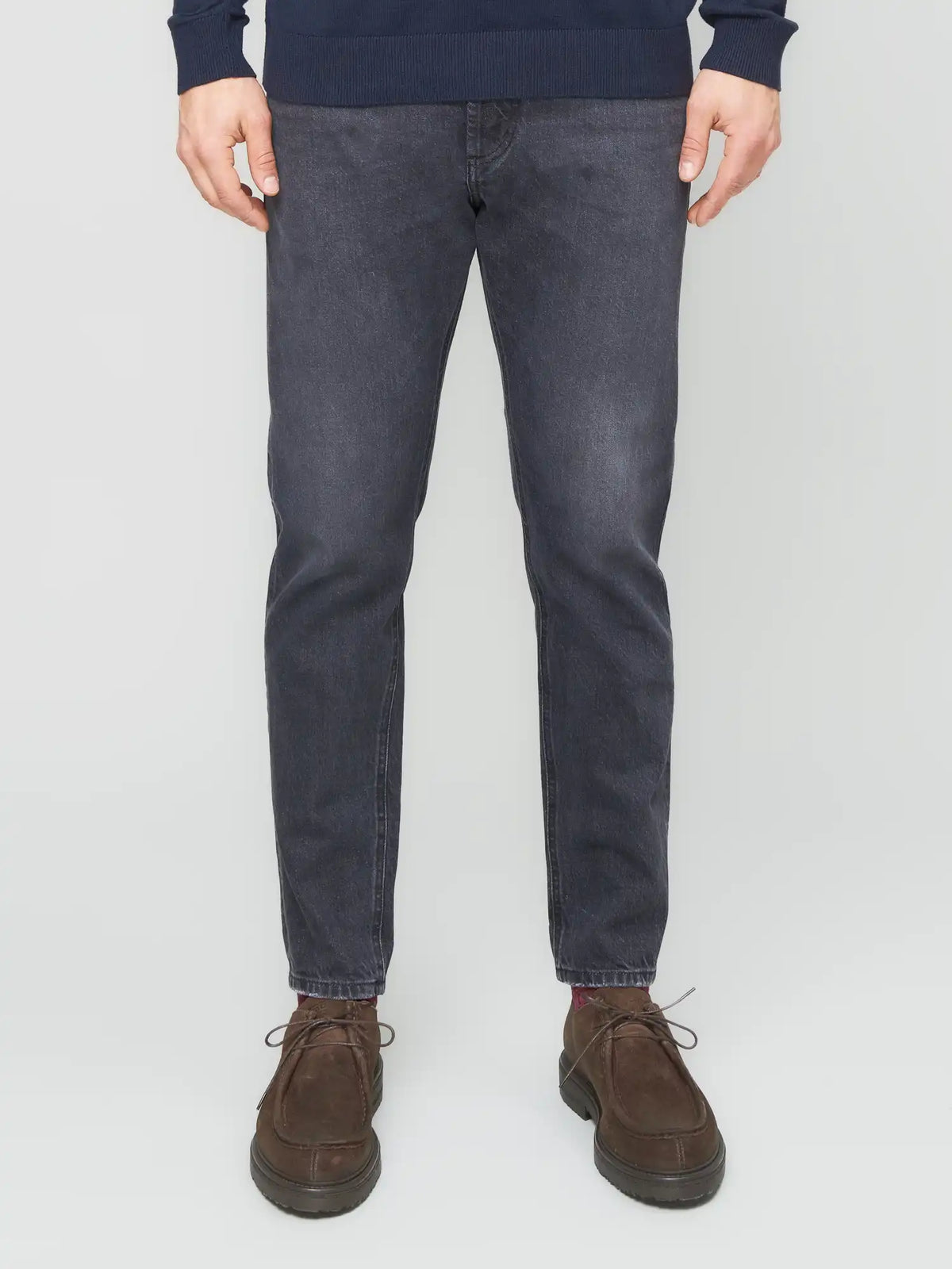 Черен селвидж деним в Regular Cropped Fit DANNY